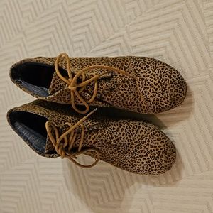Toms Cheetah lace booties